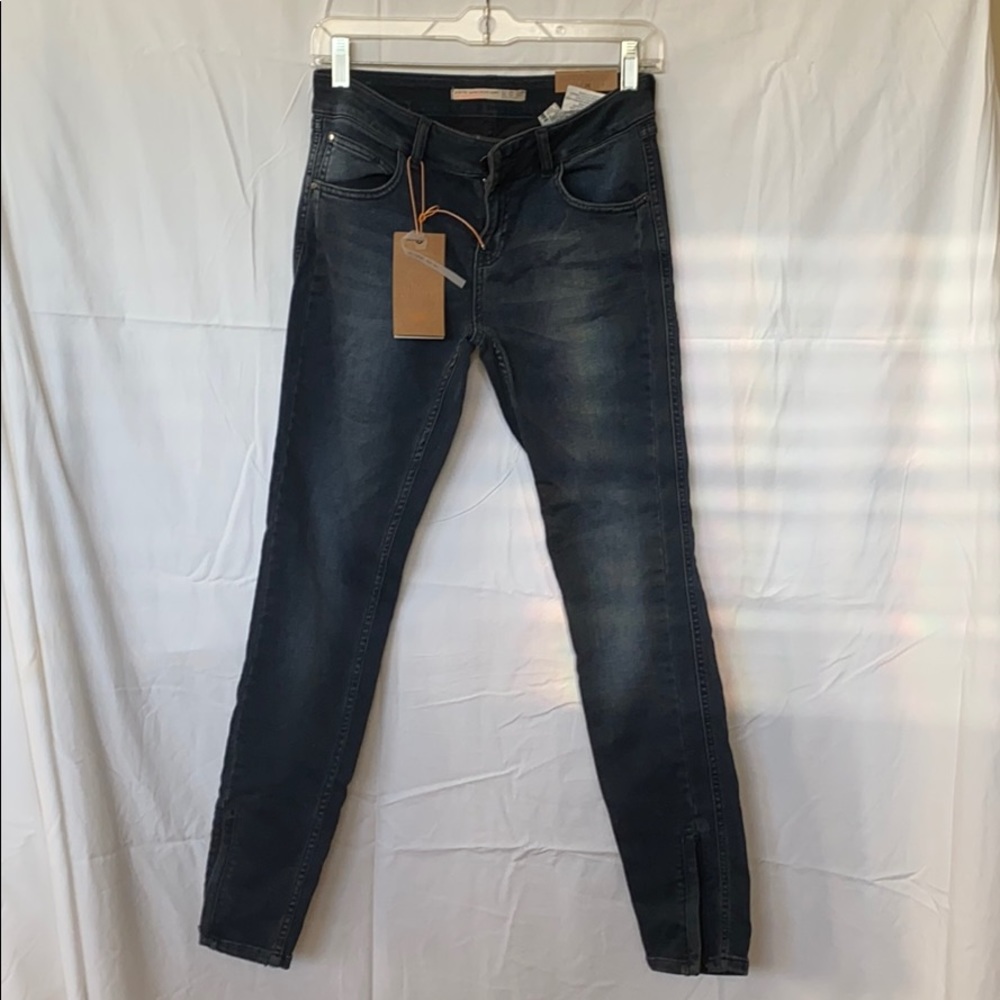NWT Zara mid rise skinny knit denim edition sz 4